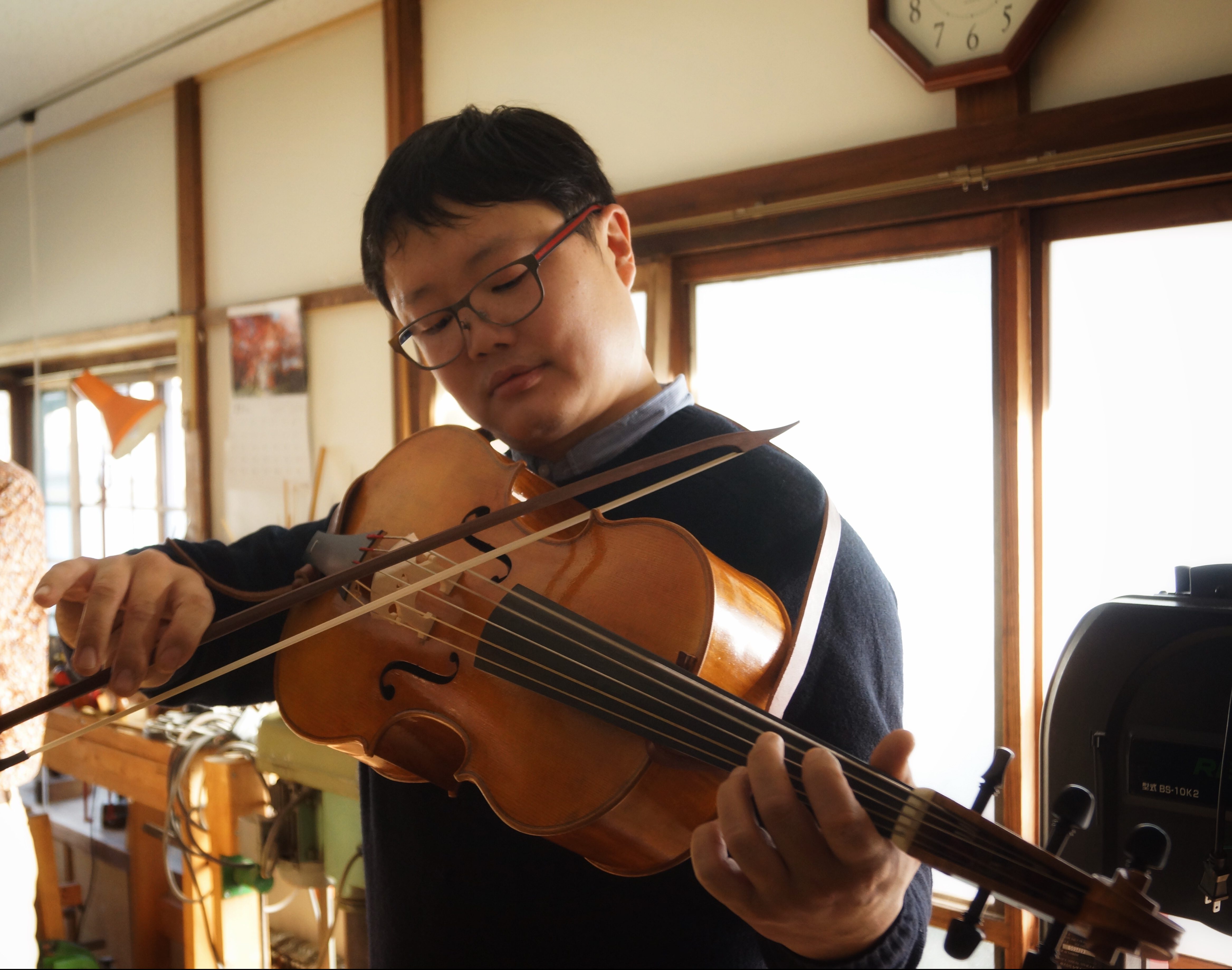 弓製作家・鎌田悟史さんの試奏 – 髙倉匠弦楽器製作工房