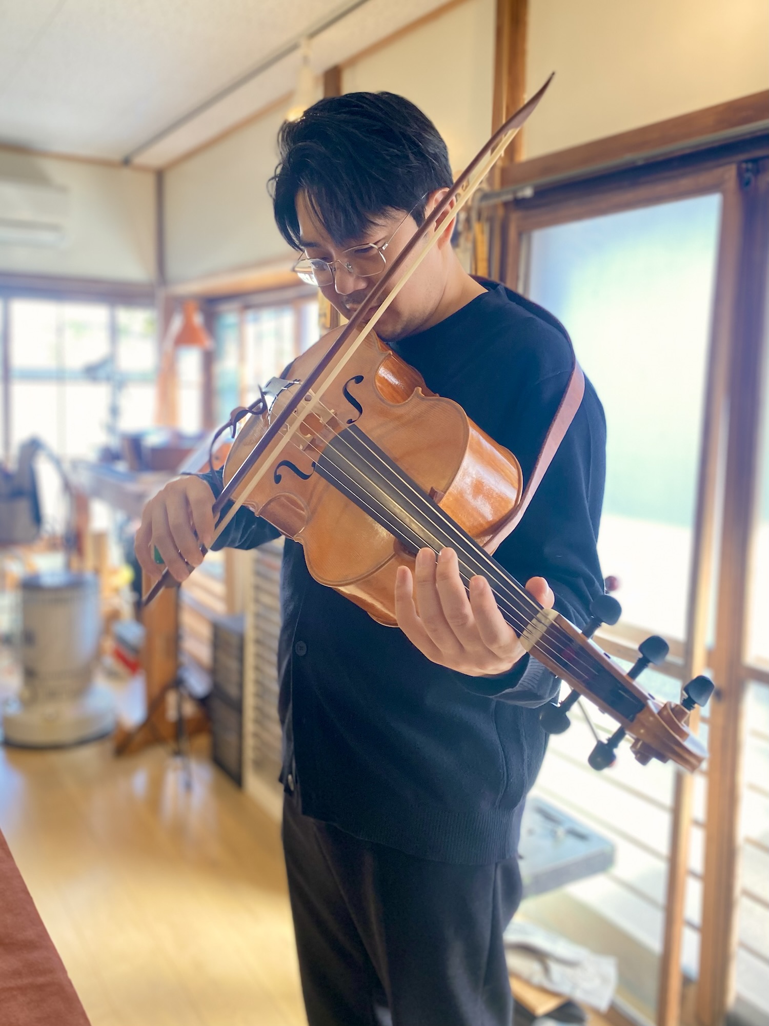 Steve Leeさんの試奏 – 髙倉匠弦楽器製作工房